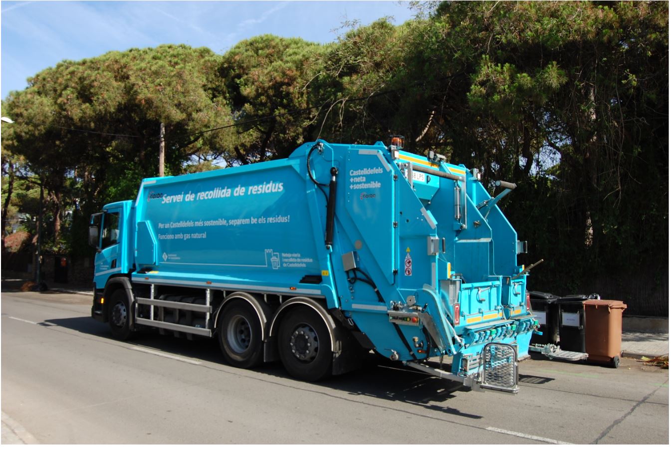 camio bicompartimentat neteja jpg